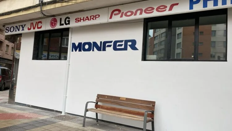 Fachada de Monfer León
